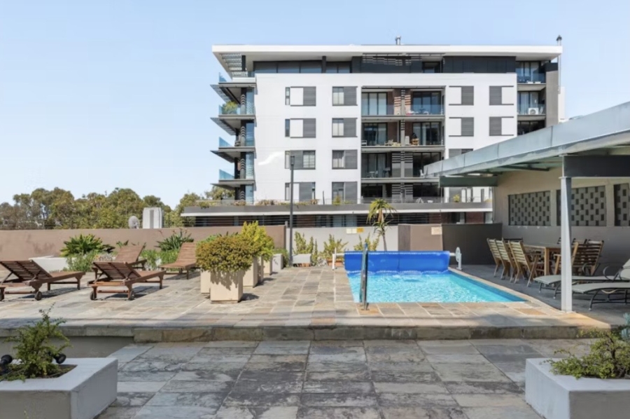 To Let 2 Bedroom Property for Rent in Green Point Western Cape